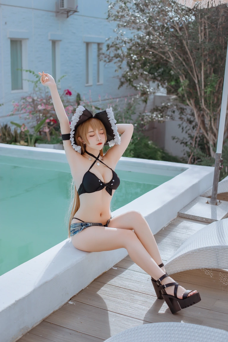 二佐Nisa《碧蓝航线 让巴尔泳装》写真图集 20P｜在线预览与图包下载