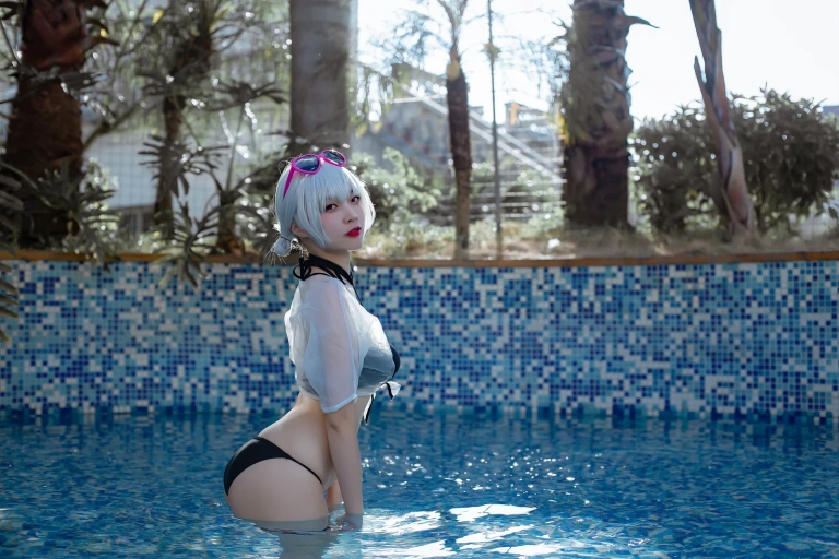 二佐Nisa《碧蓝航线 天狼星泳装》写真图集 15P｜在线预览与图包下载