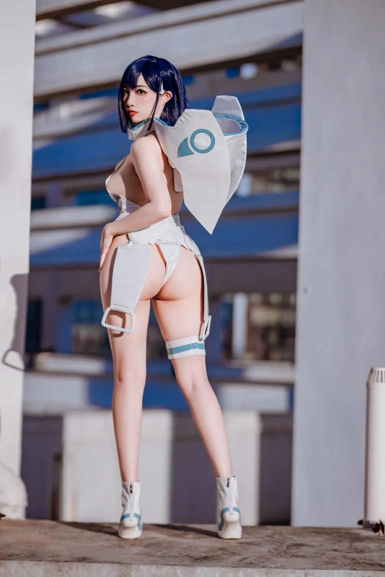 二佐Nisa《战斗服》写真图集 18P｜在线预览与图包下载