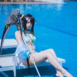 二佐Nisa《泰拉夏日纪事 明日方舟 羽毛笔泳装》写真图集 25P｜在线预览与图包下载