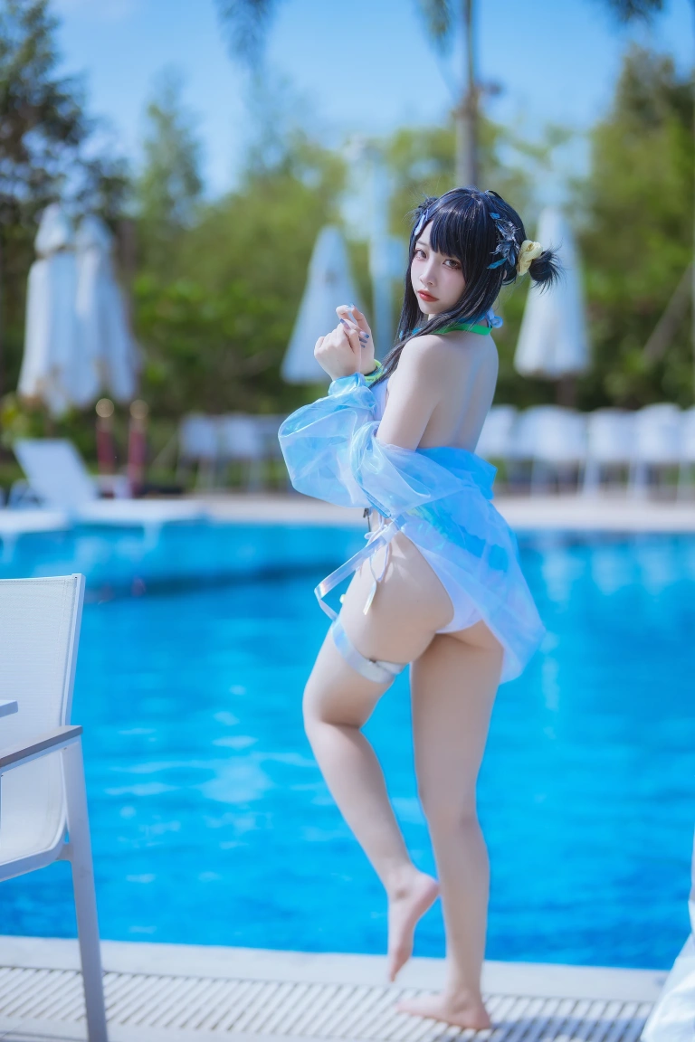 二佐Nisa《泰拉夏日纪事 明日方舟 羽毛笔泳装》写真图集 25P｜在线预览与图包下载