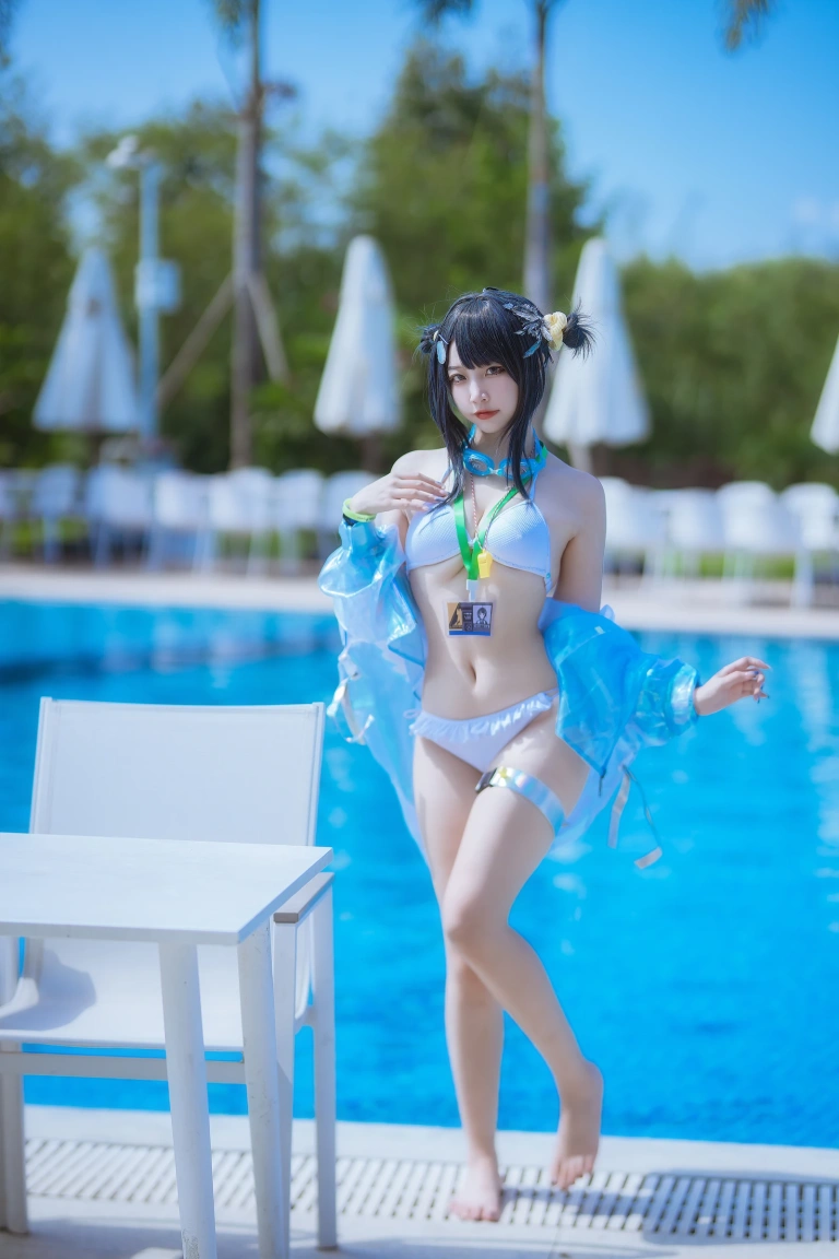 二佐Nisa《泰拉夏日纪事 明日方舟 羽毛笔泳装》写真图集 25P｜在线预览与图包下载