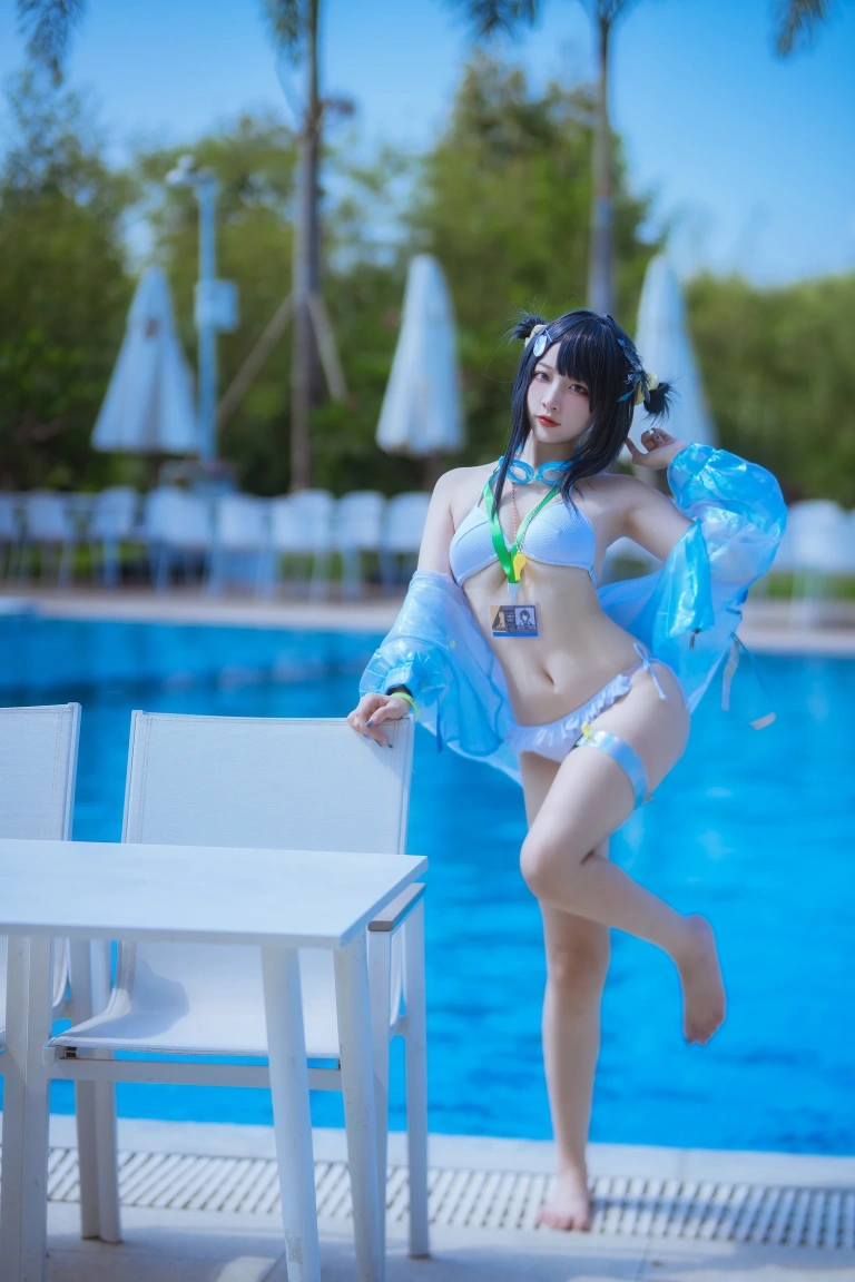 二佐Nisa《泰拉夏日纪事 明日方舟 羽毛笔泳装》写真图集 25P｜在线预览与图包下载