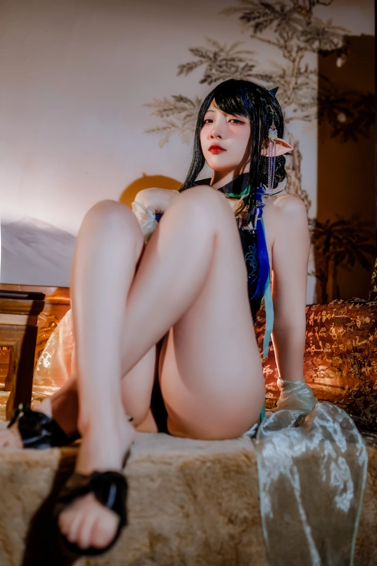二佐Nisa《泰拉夏日纪事 明日方舟 夜半泳装》写真图集 32P｜在线预览与图包下载