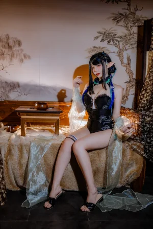 二佐Nisa《泰拉夏日纪事 明日方舟 夜半泳装》写真图集 32P｜在线预览与图包下载