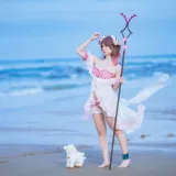 二佐Nisa《泰拉夏日纪事 明日方舟 艾雅法拉泳装》写真图集 34P｜在线预览与图包下载
