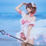 二佐Nisa《泰拉夏日纪事 明日方舟 艾雅法拉泳装》写真图集 34P｜在线预览与图包下载