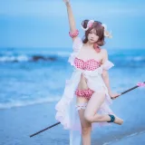 二佐Nisa《泰拉夏日纪事 明日方舟 艾雅法拉泳装》写真图集 34P｜在线预览与图包下载