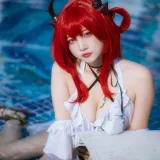 二佐Nisa《泰拉夏日纪事 明日方舟 史尔特尔泳装》写真图集 40P｜在线预览与图包下载