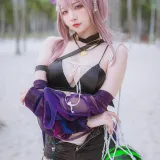 二佐Nisa《泰拉夏日纪事 明日方舟 佐佐林雨霞》写真图集 45P｜在线预览与图包下载