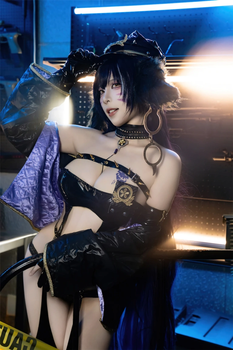 二佐Nisa《碧蓝航线 武藏 女警》写真图集 25P｜在线预览与图包下载