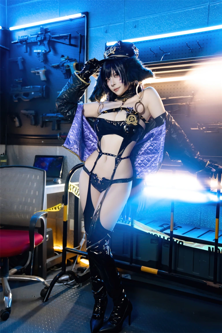 二佐Nisa《碧蓝航线 武藏 女警》写真图集 25P｜在线预览与图包下载