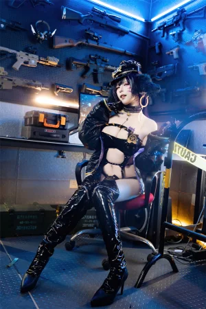 二佐Nisa《碧蓝航线 武藏 女警》写真图集 25P｜在线预览与图包下载