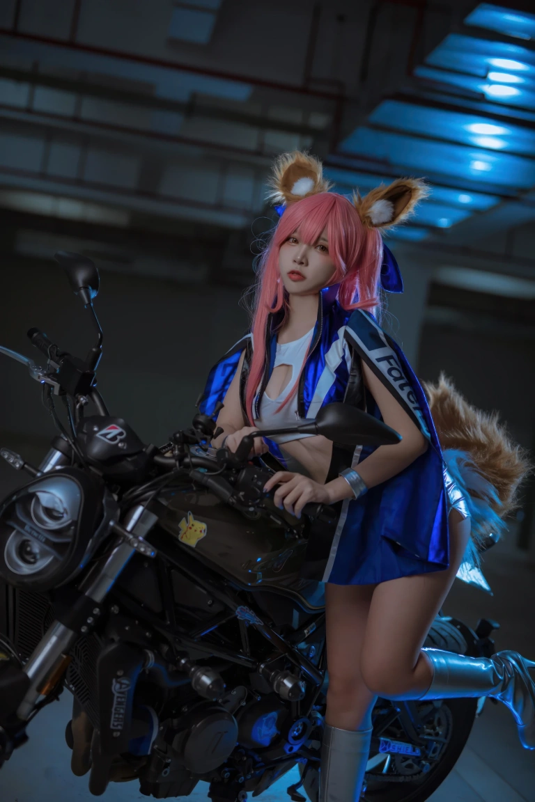 二佐Nisa《FGO 玉藻前赛车服》写真图集 30P｜在线预览与图包下载