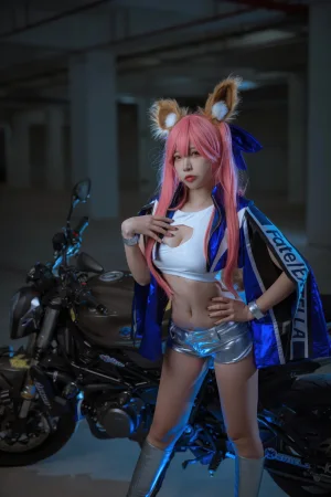 二佐Nisa《FGO 玉藻前赛车服》写真图集 30P｜在线预览与图包下载