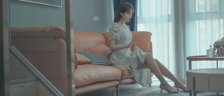 杏仁曲奇《我的表姐》写真图集 102P｜在线预览与图包下载