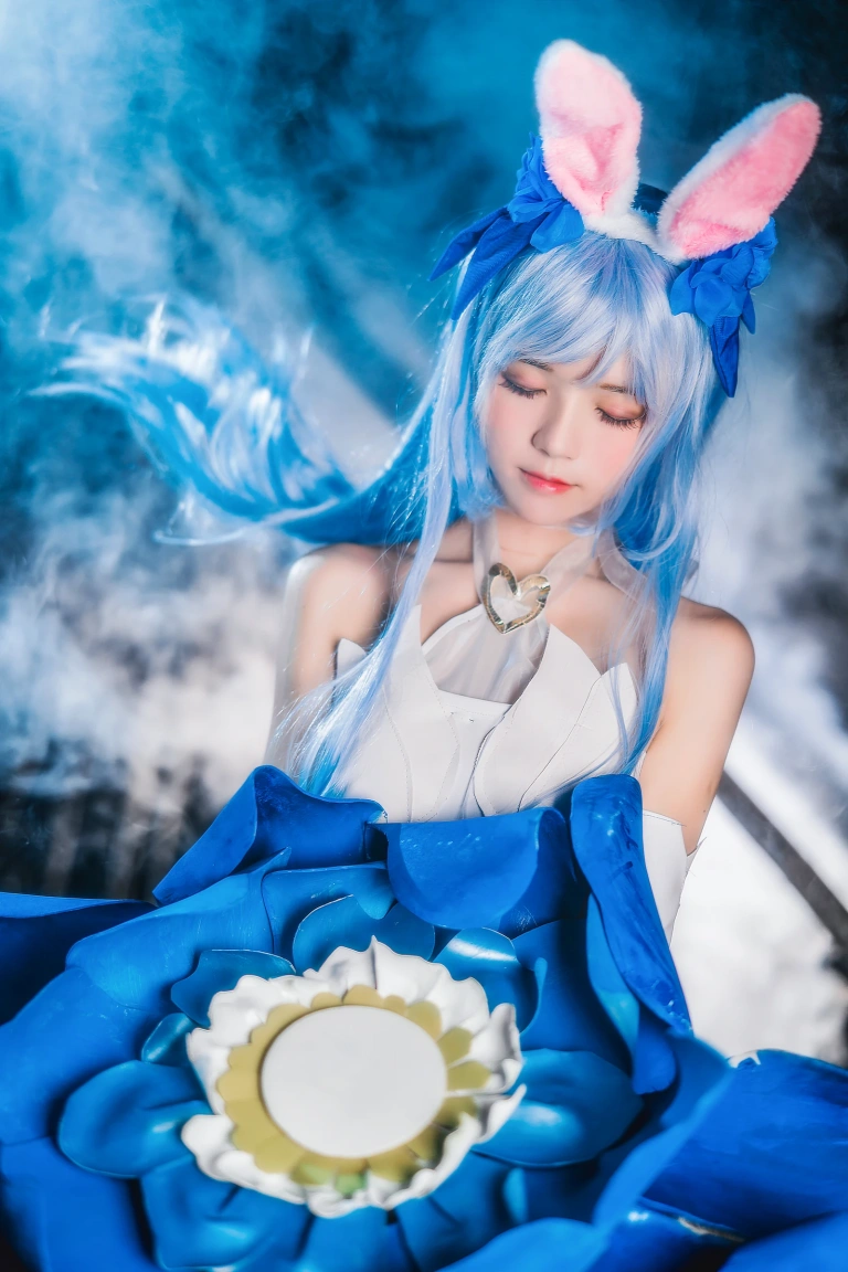 桜桃喵《花间舞》写真图集 13P｜在线预览与图包下载