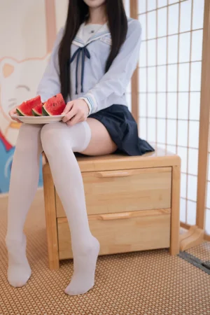 吃了个迟《夏日呓语》写真图集 162P｜在线预览与图包下载