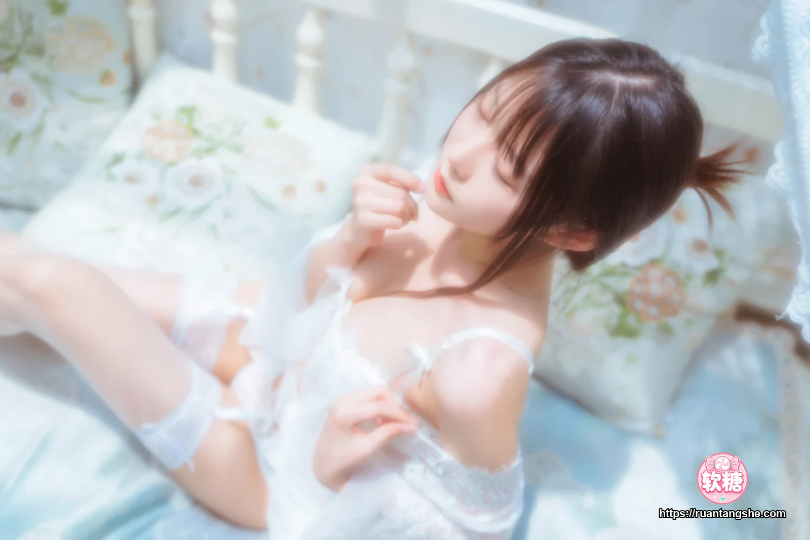 香草喵露露 香草喵露露 NO.001 - 玻璃房少女