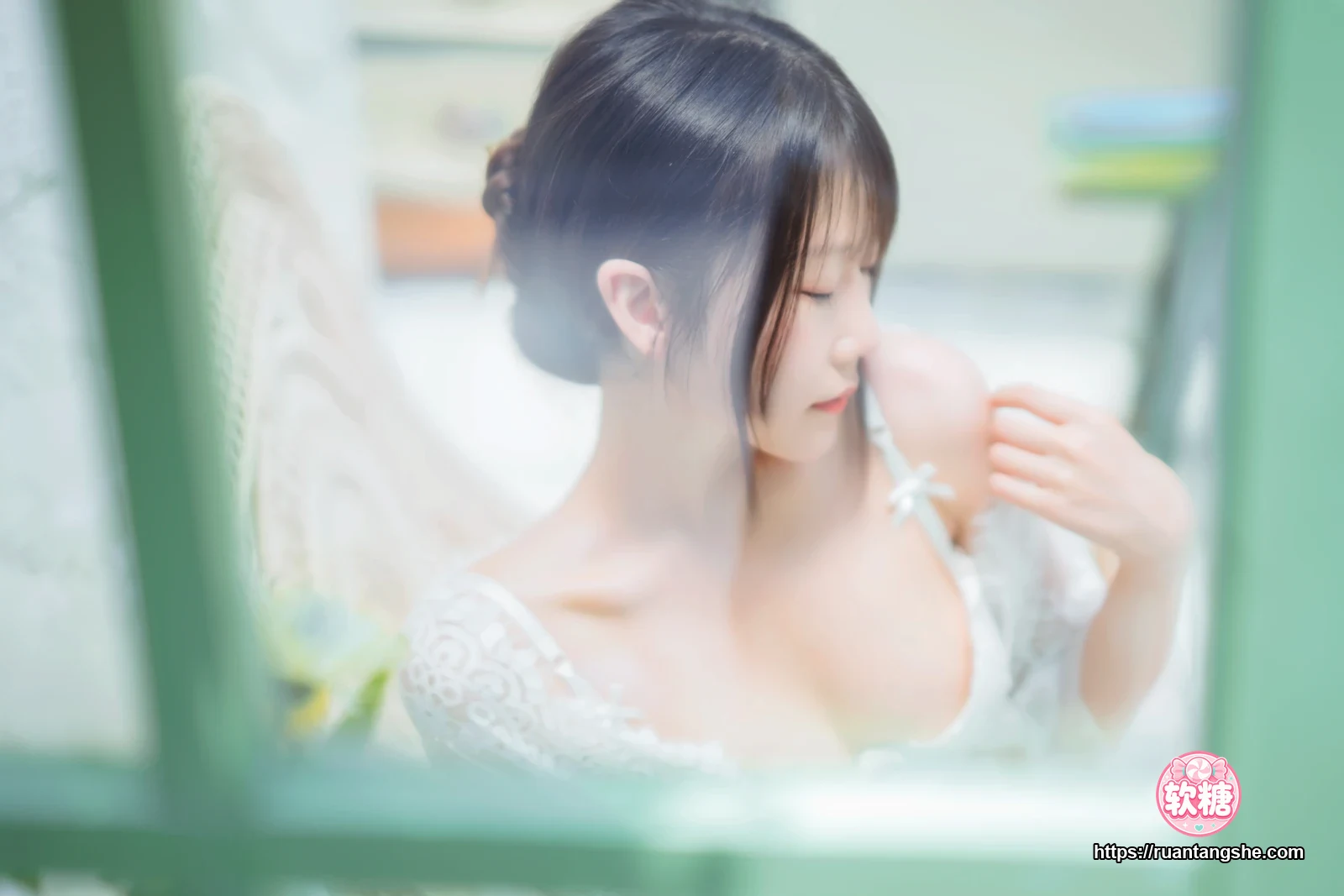 香草喵露露 香草喵露露 NO.001 - 玻璃房少女