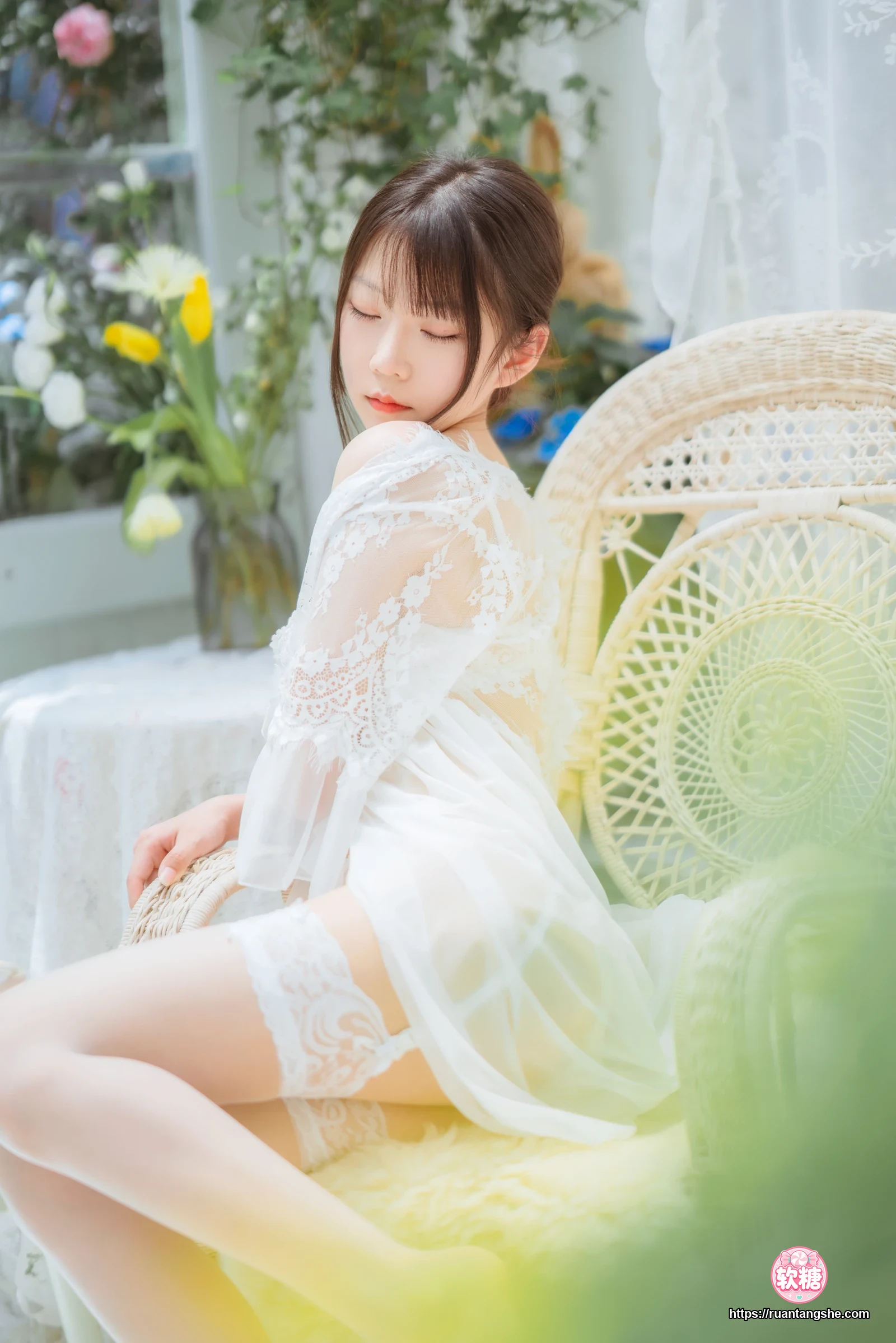 香草喵露露 香草喵露露 NO.001 - 玻璃房少女
