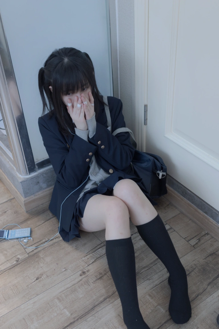 千澄《少女秩序 ACE.01 初公開JK》写真图集 68P｜在线预览与图包下载