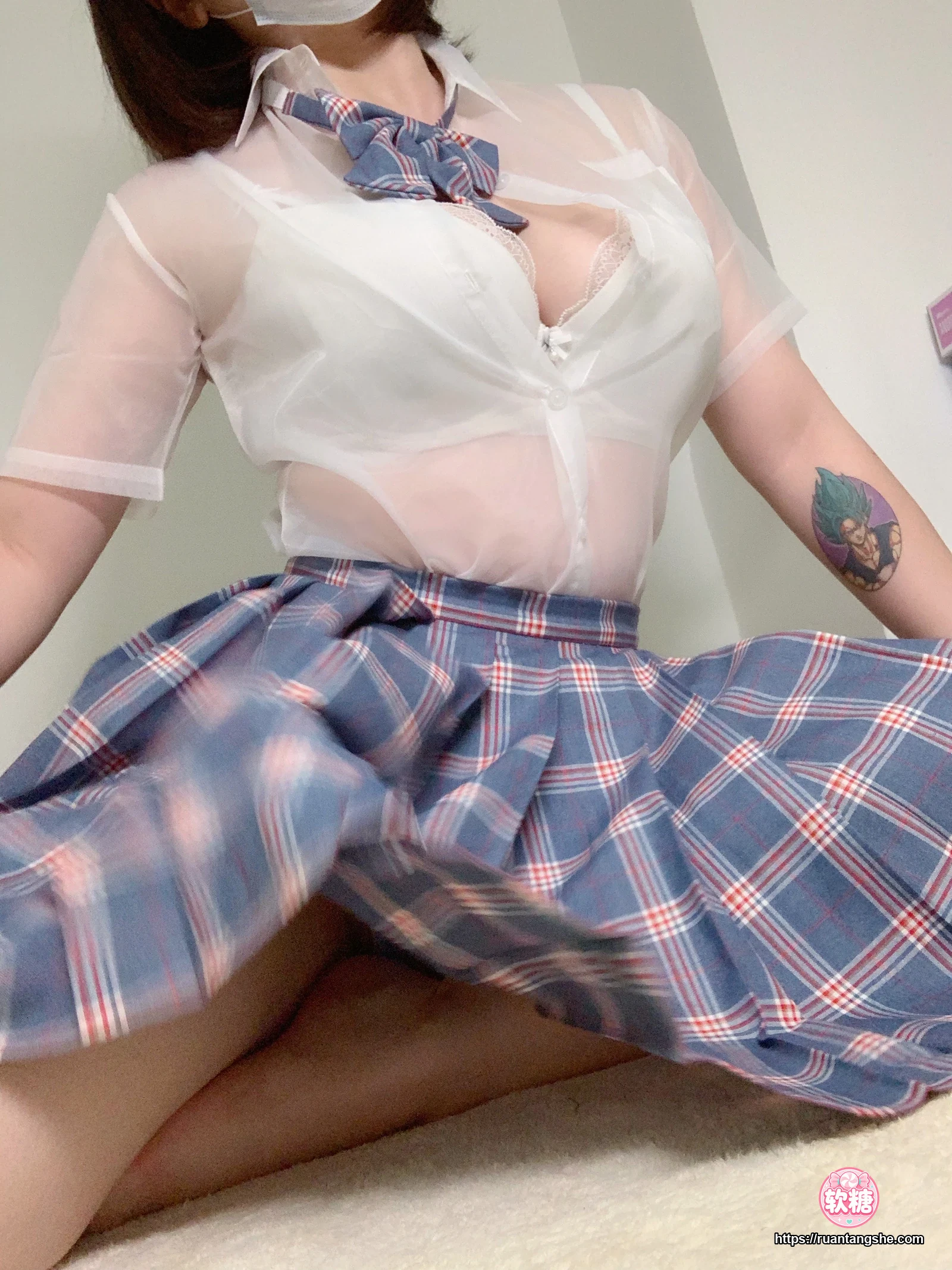 皮皮奶 皮皮奶 NO.001 - jk透明制服自拍