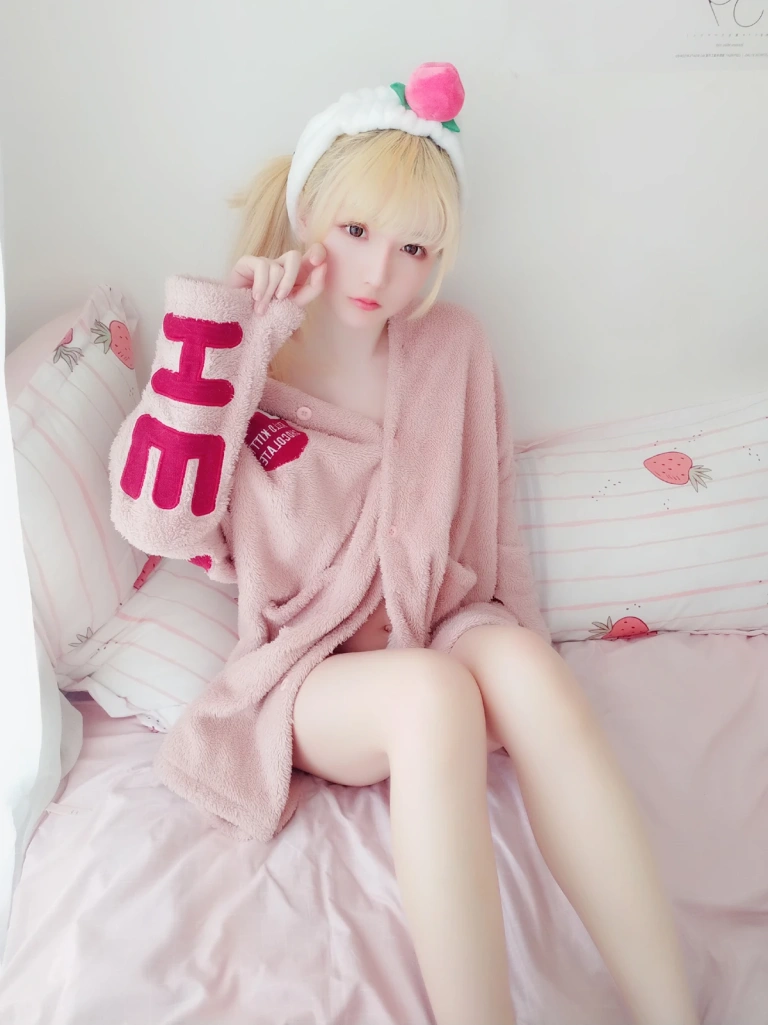 星之迟迟《VOL.1 粉红泡泡包》写真图集 57P｜在线预览与图包下载