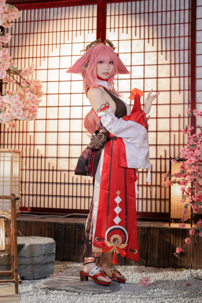 樱岛嗷一《八重神子》写真图集 20P｜在线预览与图包下载