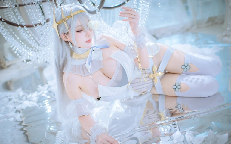 凛子酱《埃姆登》写真图集 24P｜在线预览与图包下载