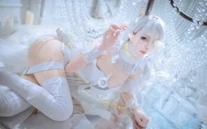 凛子酱《埃姆登》写真图集 24P｜在线预览与图包下载