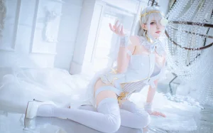 凛子酱《埃姆登》写真图集 24P｜在线预览与图包下载