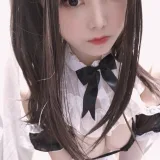 蜜汁猫裘《黑白女仆》写真图集 25P｜在线预览与图包下载