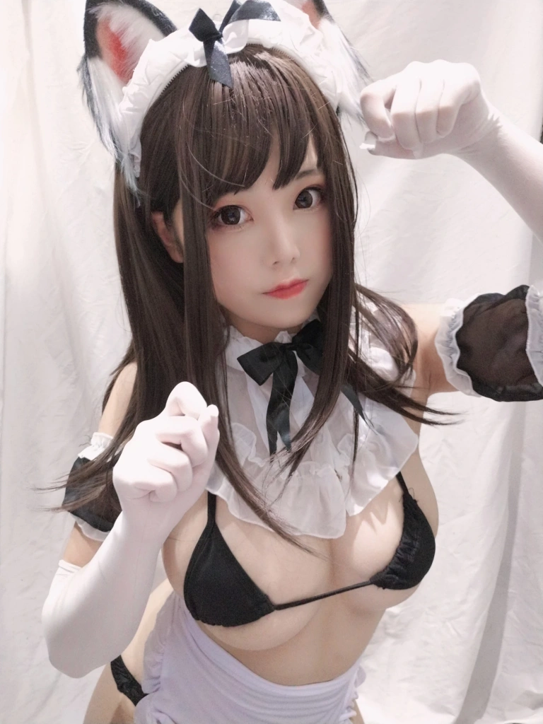 蜜汁猫裘《黑白女仆》写真图集 25P｜在线预览与图包下载