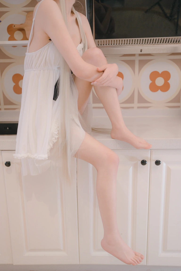 吃了个迟《穹妹》写真图集 125P｜在线预览与图包下载