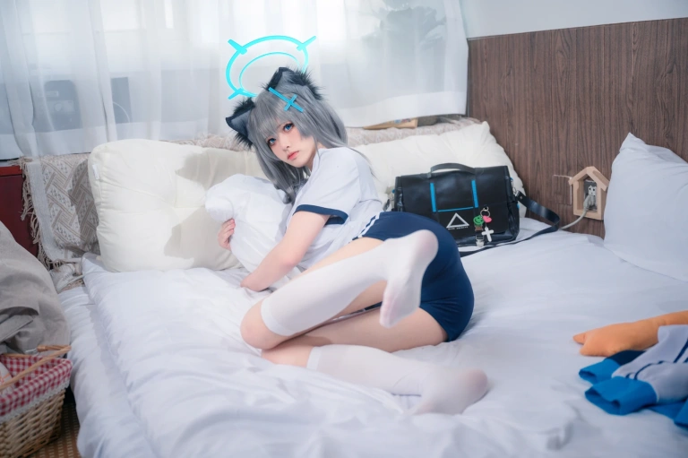 九柒喵《体操服白子》写真图集 17P｜在线预览与图包下载