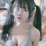 可可小白兔《首發 居家可攜帶小蘿莉🐰》写真图集 22P｜在线预览与图包下载