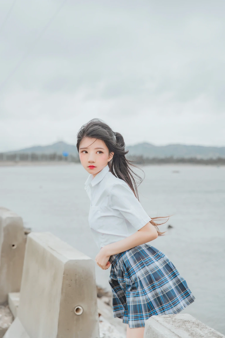 桜桃喵《耳畔的风》写真图集 27P｜在线预览与图包下载
