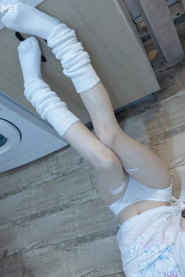 千澄《少女秩序 千澄 人気アイドル千澄最新作・ルーズソックス少女》写真图集 43P｜在线预览与图包下载