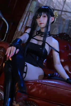 桜满三时《约尔礼服》写真图集 45P｜在线预览与图包下载