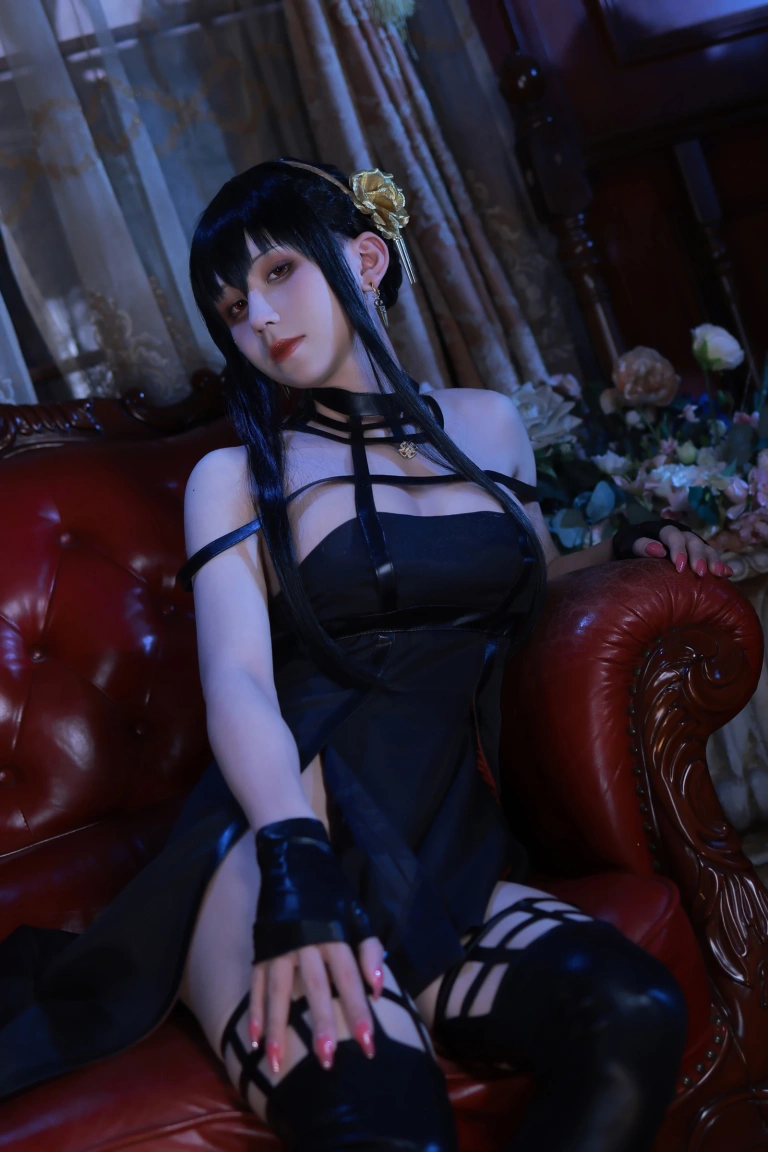 桜满三时《约尔礼服》写真图集 45P｜在线预览与图包下载