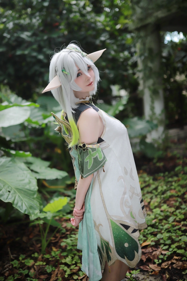 上杉绘黎落《原神 纳西妲》写真图集 46P｜在线预览与图包下载