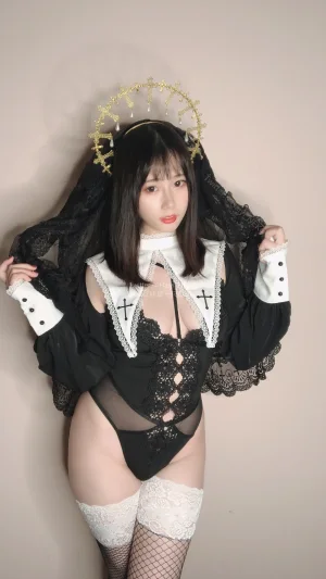 一只废喵《Fantia 2022年09月会员合集》写真图集 35P｜在线预览与图包下载