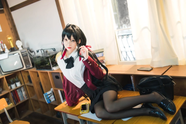 狐玖玖《碧蓝航线 大凤JK》写真图集 20P｜在线预览与图包下载