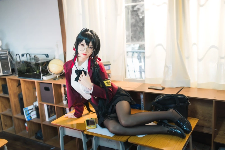 狐玖玖《碧蓝航线 大凤JK》写真图集 20P｜在线预览与图包下载