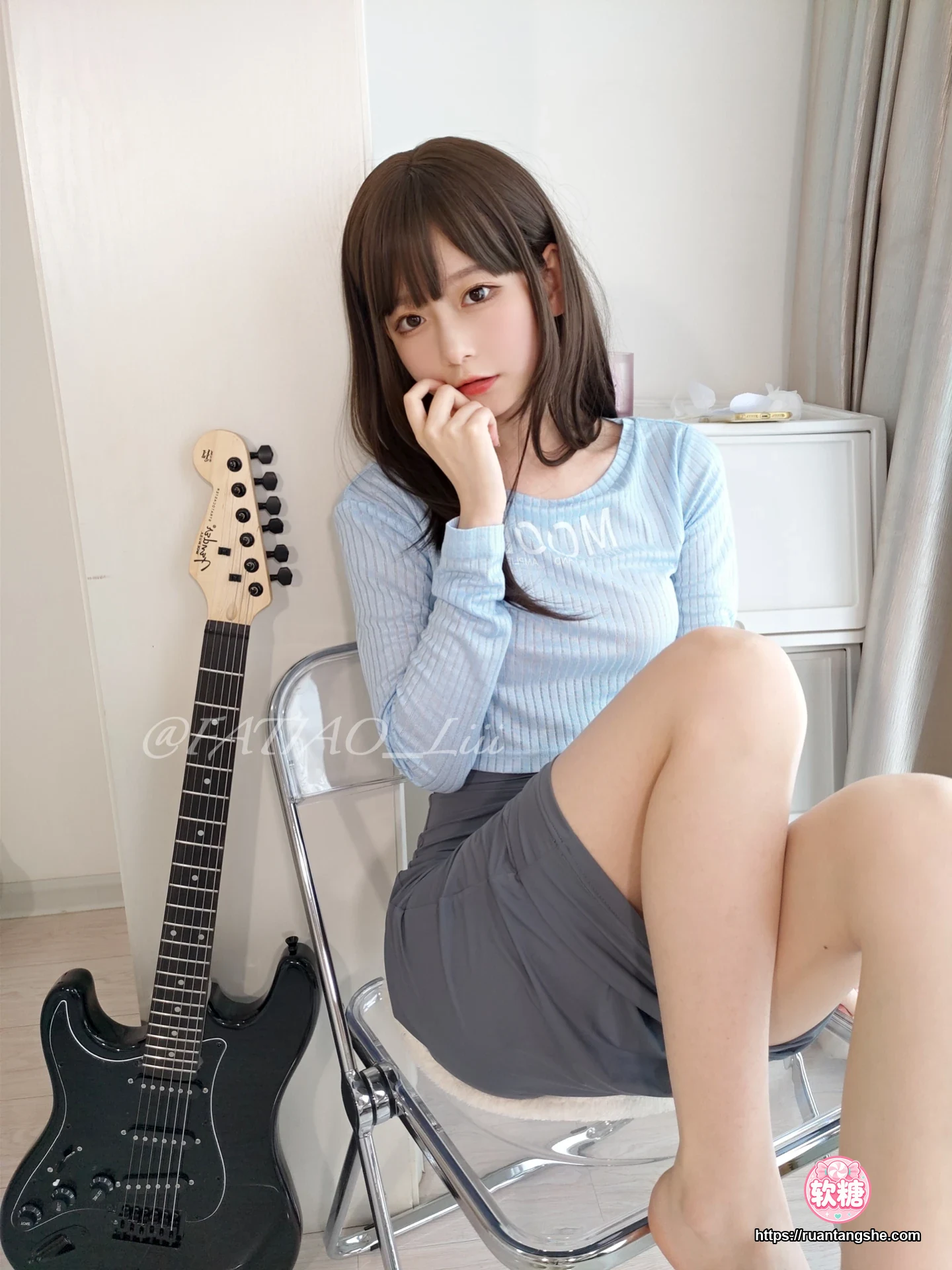 迷之呆梨 迷之呆梨 NO.004 - 吉他妹妹