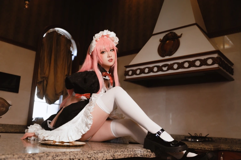 瓦斯塔亚小龙虾《女仆》写真图集 15P｜在线预览与图包下载