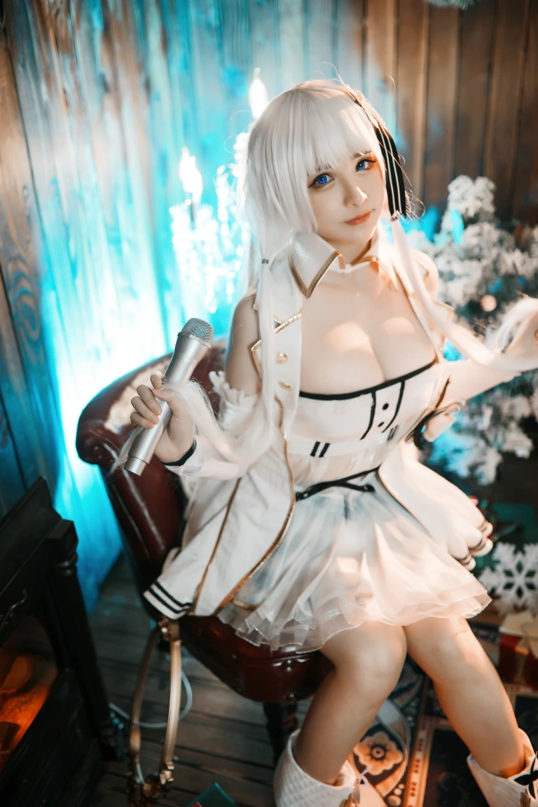 前羽《碧蓝航线 光辉》写真图集 17P｜在线预览与图包下载