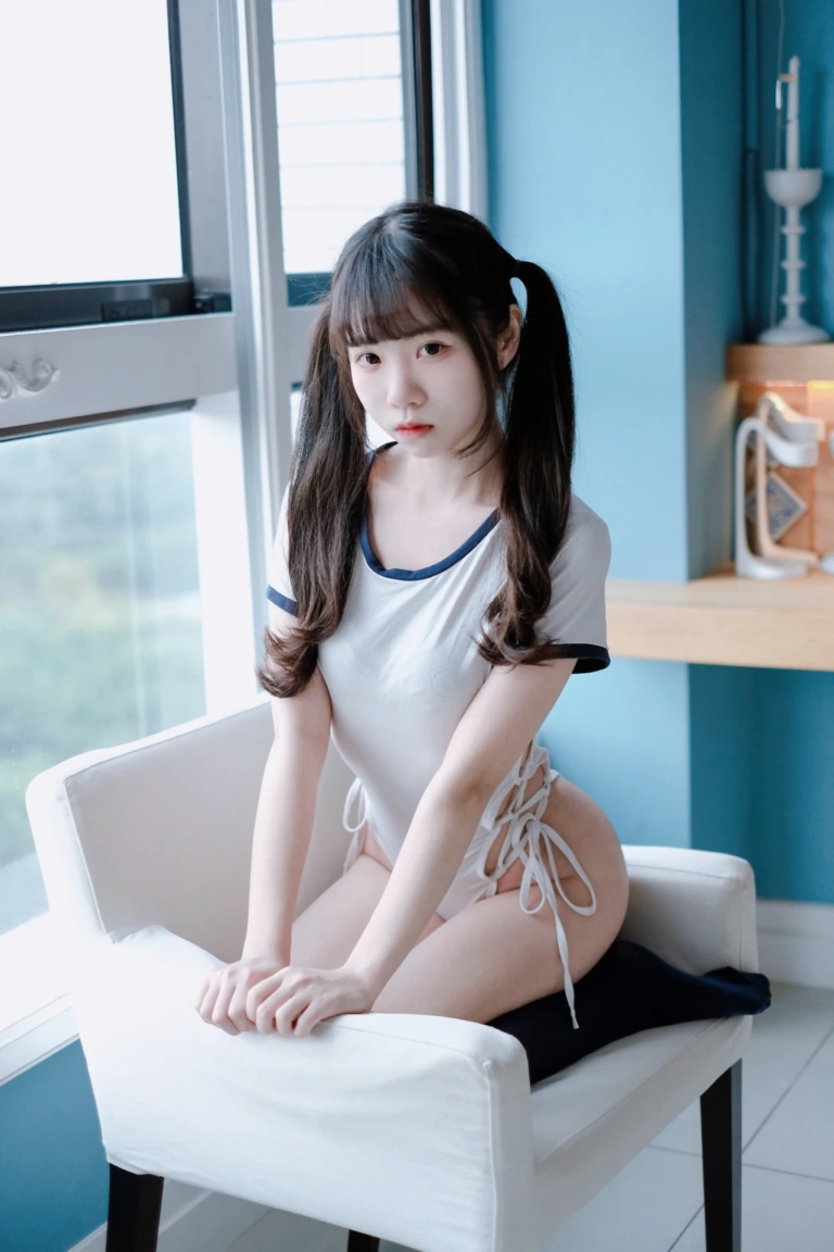 可可小白兔《體操服の女學生🐰》写真图集 28P｜在线预览与图包下载