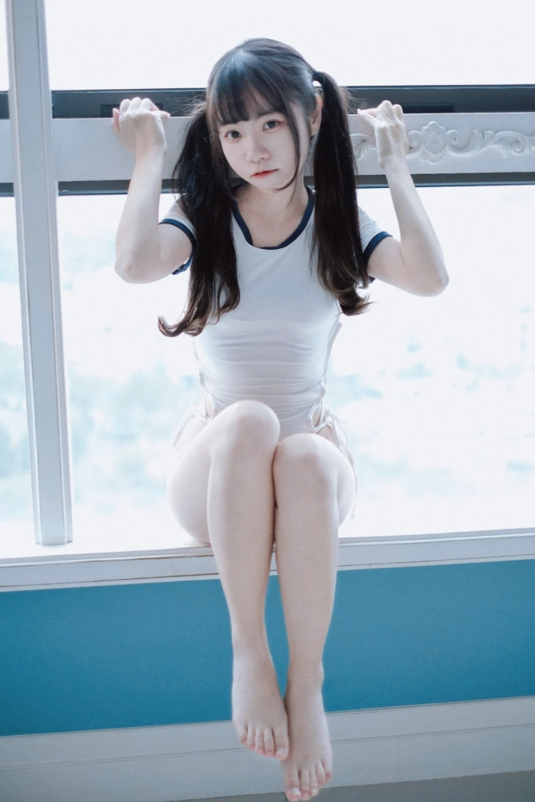 可可小白兔《體操服の女學生🐰》写真图集 28P｜在线预览与图包下载